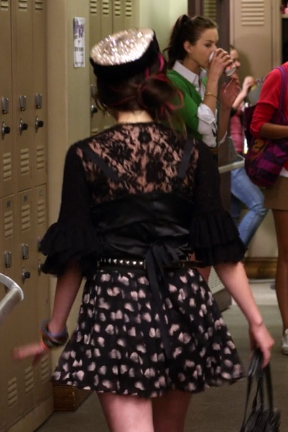 26 Of The Craziest Outfits Aria S Ever Worn On Pretty Little Liars