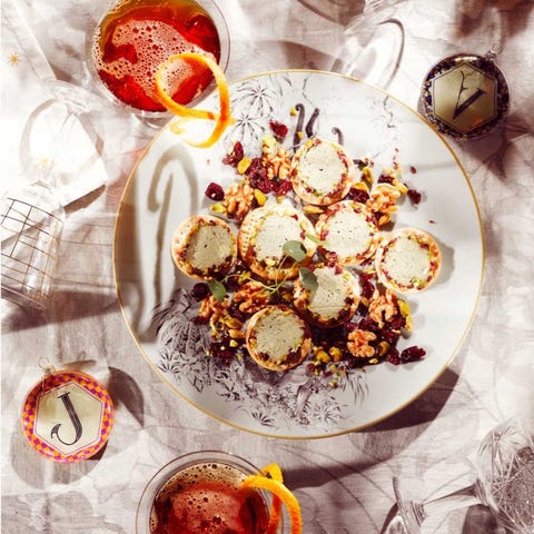 Pimm's Royale party crackers Pimm's Royale party crackers