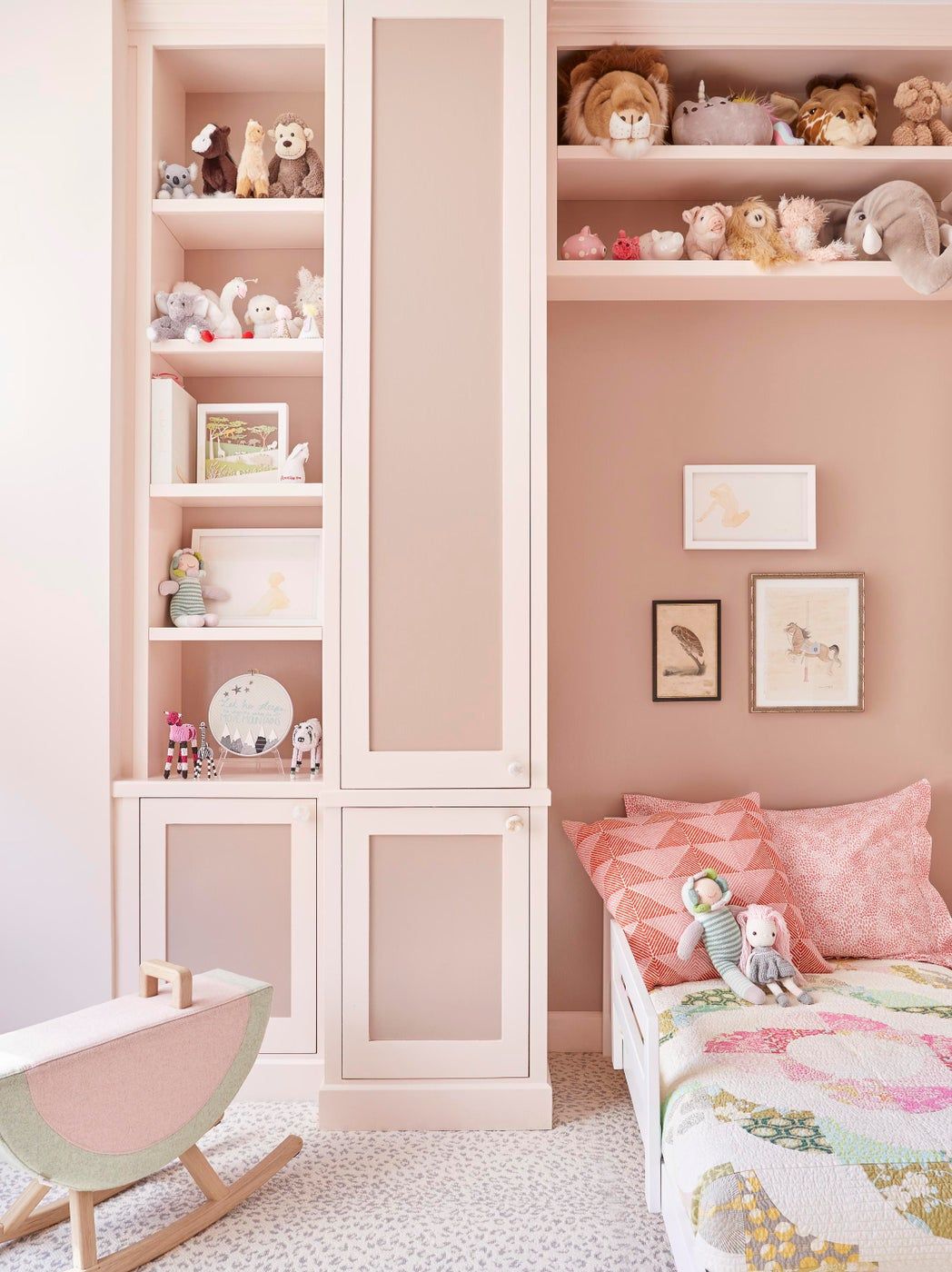 pale pink and cream bedroom