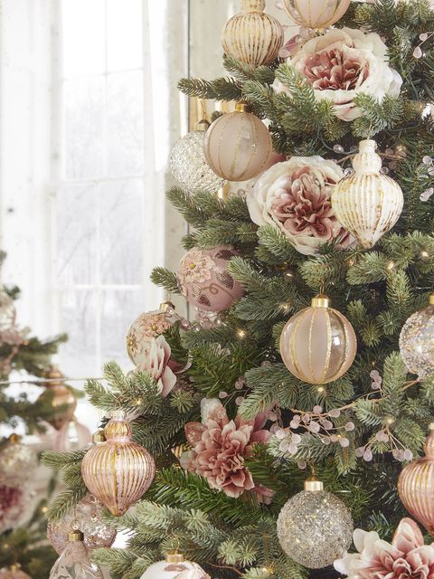 14 Christmas Decor Trends For 2022, Predicted By Interior Experts