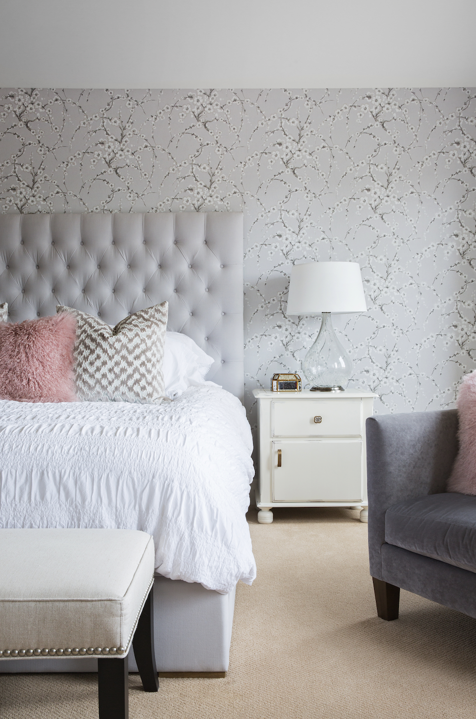 light grey and pink room