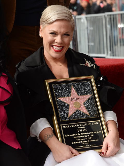 Pink recibe su estrella en el Paseo de la Fama de Hollywood