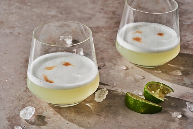 two glasses of pisco sour