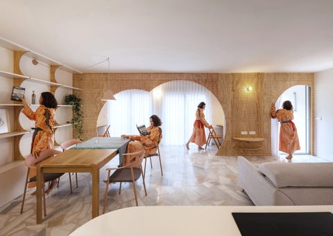 salón comedor moderno con celosía de madera