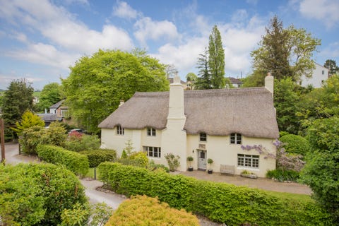 16th Century Fairy Tale Thatched Cottage For Sale In Devon – Devon
