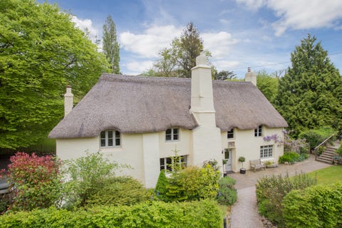 16th Century Fairy Tale Thatched Cottage For Sale In Devon Devon