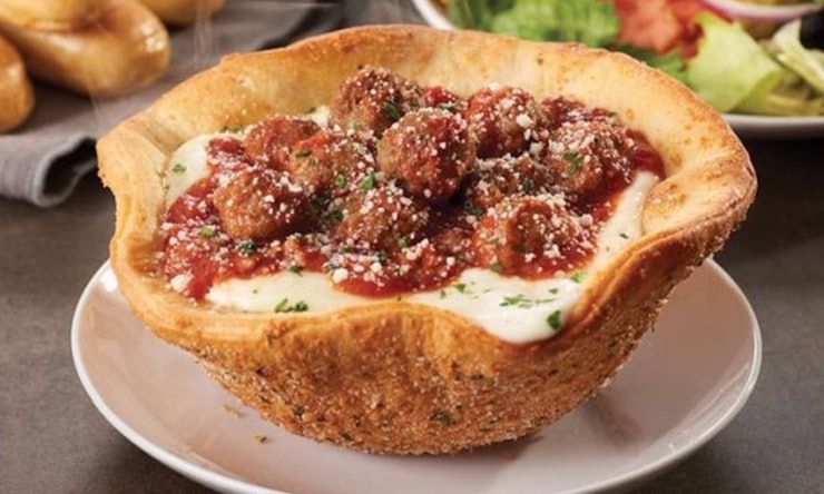 Olive Garden Added A Meatball Pizza Bowl To Its Menu