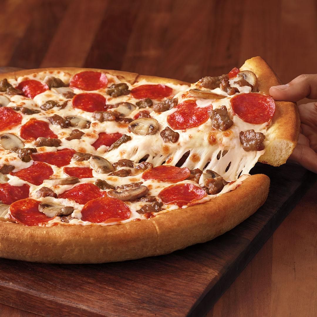 Pizza Hut S Tastemaker Pizza Is A 10 Deal With Hundreds Of Toppings