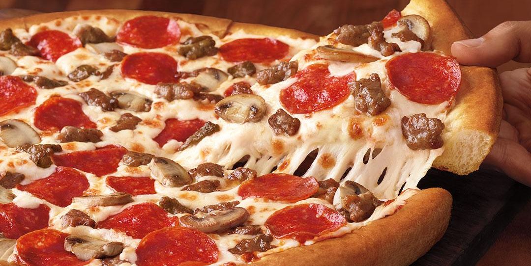 Pizza Hut S Tastemaker Pizza Is A 10 Deal With Hundreds Of Toppings