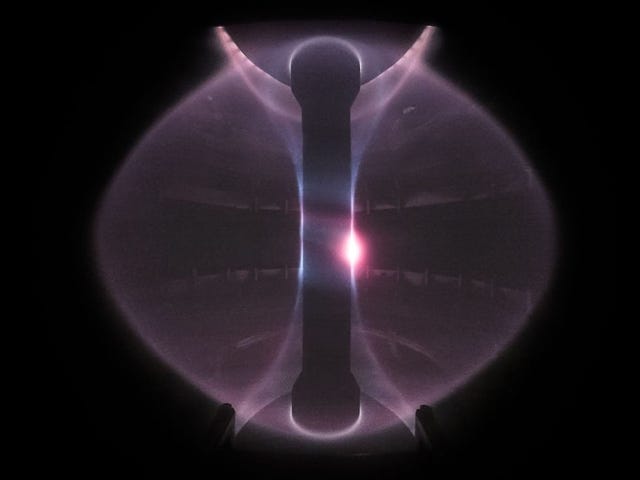 plasma en dispositivo tokamak esférico de mástil