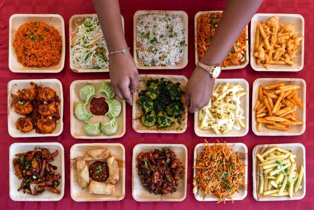 oferta de platos vegetarianos en un festival culinario