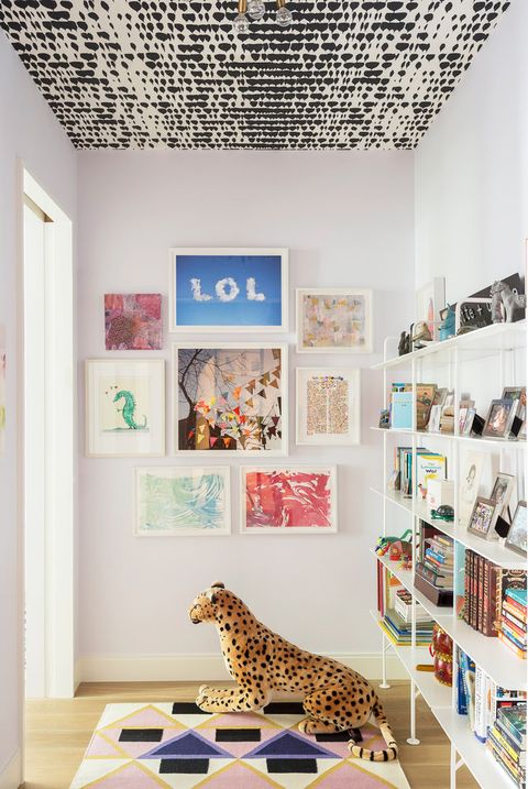 Interior design, Vertebrate, Room, Wall, Carnivore, Big cats, Leopard, Interior design, Felidae, Terrestrial animal, 