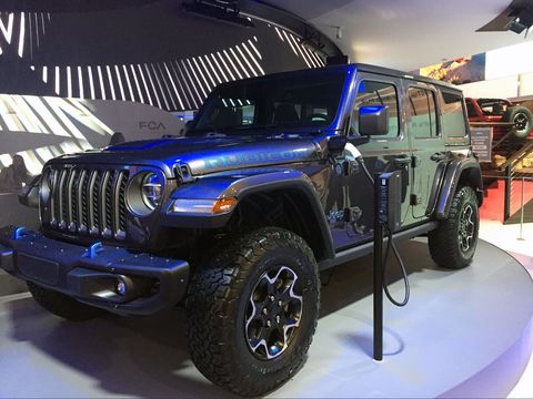 Jeep Wrangler Rubicon plug-in hybrid shown at CES 2020