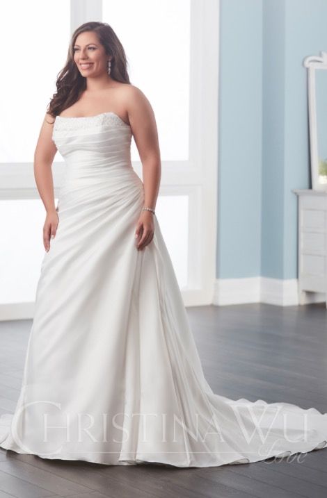 curve wedding dresses