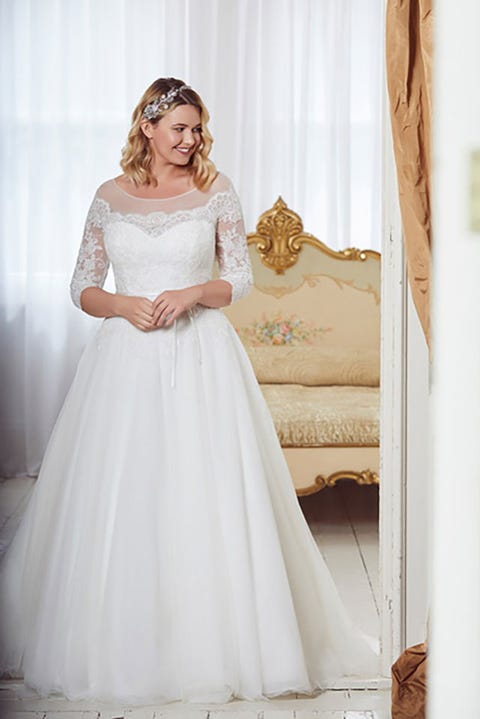 The 9 best  plus size wedding  dress  shops  in the UK