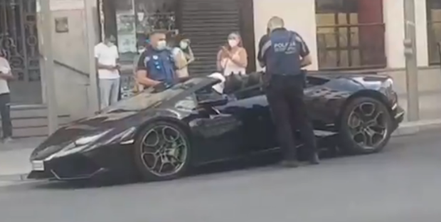Multan a Batman mientras conducía un Lamborghini por Madrid