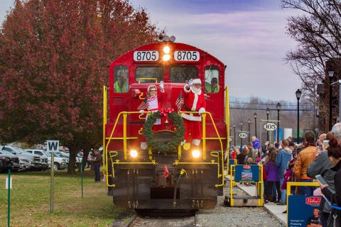 15 Best Polar Express Train Rides For Christmas 2019
