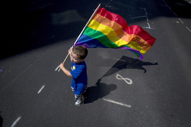 le polemiche contro la giornata contro l'omotransfobia nelle scuole