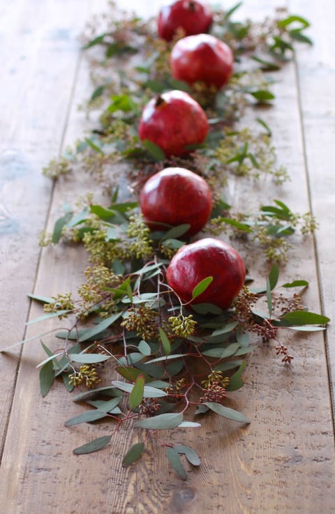 pomegranate tablescape diy christmas table decor