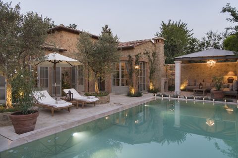 swimmingpool of the pool house suite casa dei fiori bianchi at relais borgo santo pietro,località palazzetto, siena