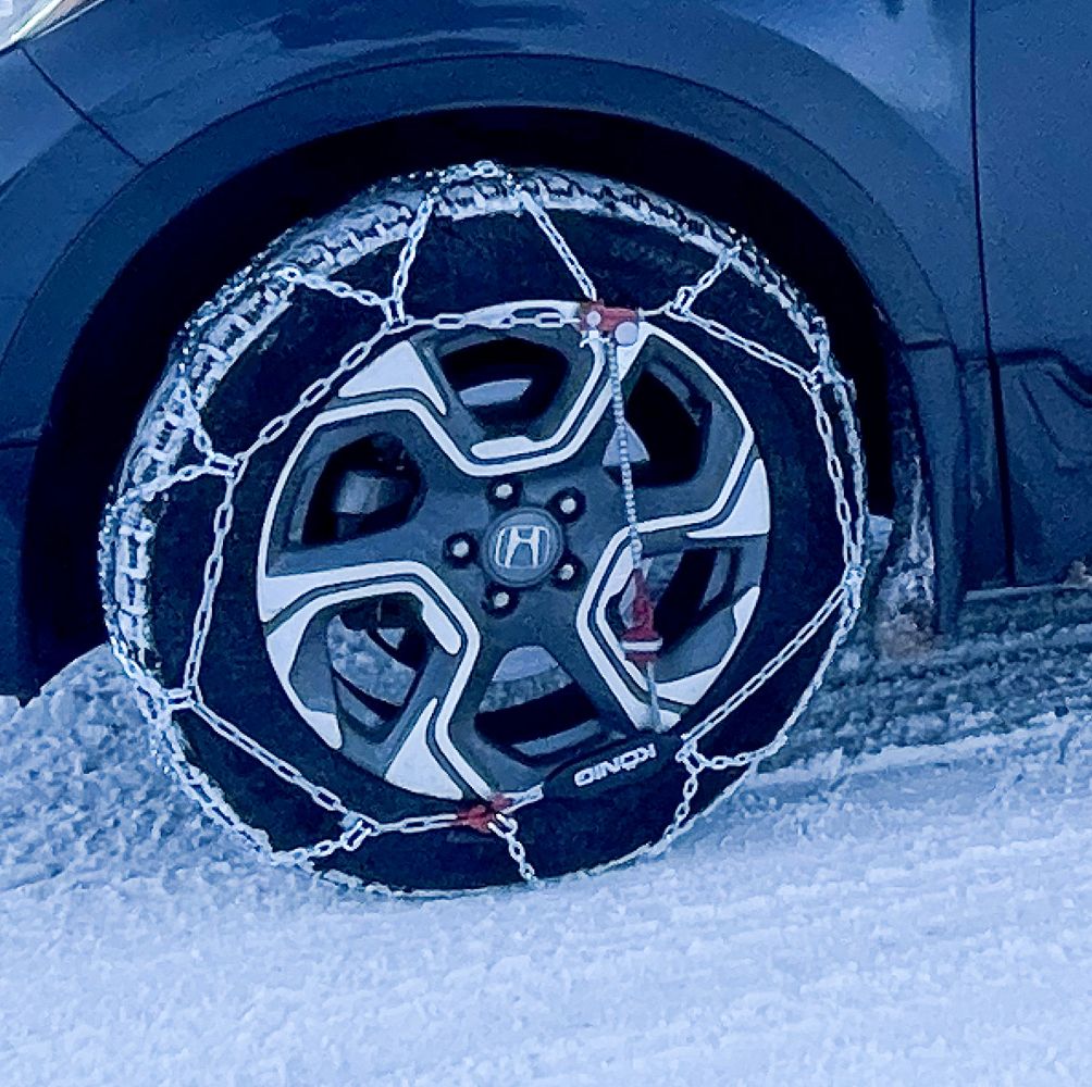 These Expert-Recommended Tire Chains Will Keep Your Vehicle Moving on Slick Winter Roads
