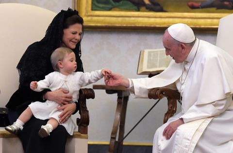 italy   religion   vatican   pope francis meets queen silvia, princess madeleine, husband christopher o'neill and little