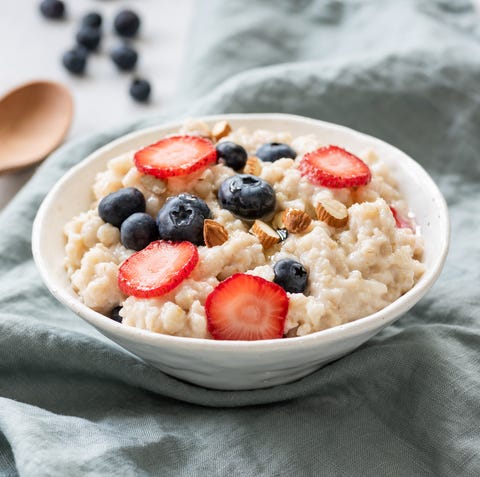 Porridge with berries in a bowl