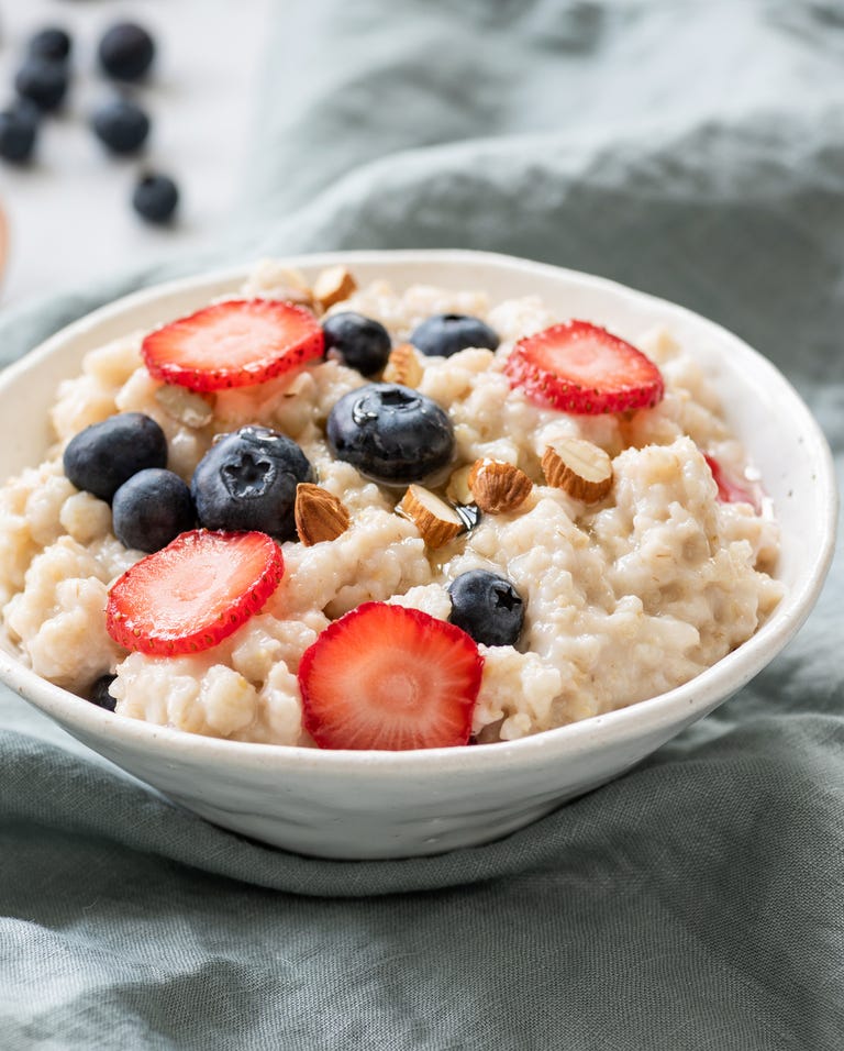 Porridge with berries in a bowl