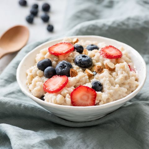 best diabetic breakfast ideas   berry oatmeal