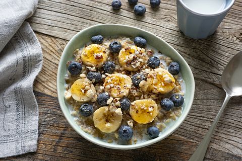 healthy cereals uk porridge with blueberries, nuts and bananas