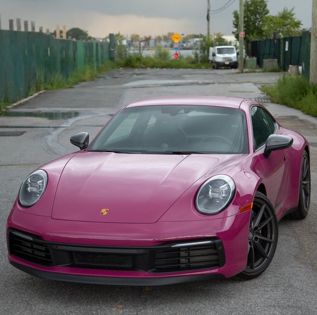 porsche 911 carrera t 2023 merah muda