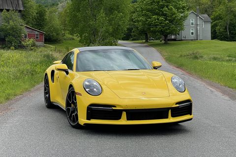 porsche 911 turbo s hafif paket yarış sarısı