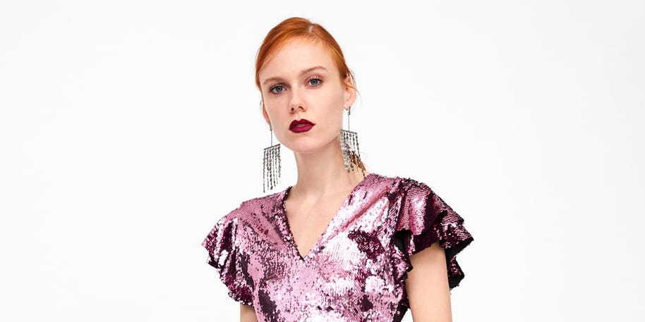 Zara tiene los vestidos de 'brillibrilli' que lo petarán esta Nochevieja Zara tiene los vestidos de 'brillibrilli' que lo petarán esta Nochevieja