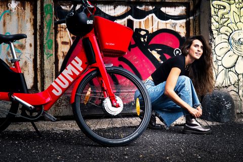 Bicycle, Bicycle wheel, Red, Vehicle, Bicycle part, Beauty, Spoke, Pink, Snapshot, Leg, 