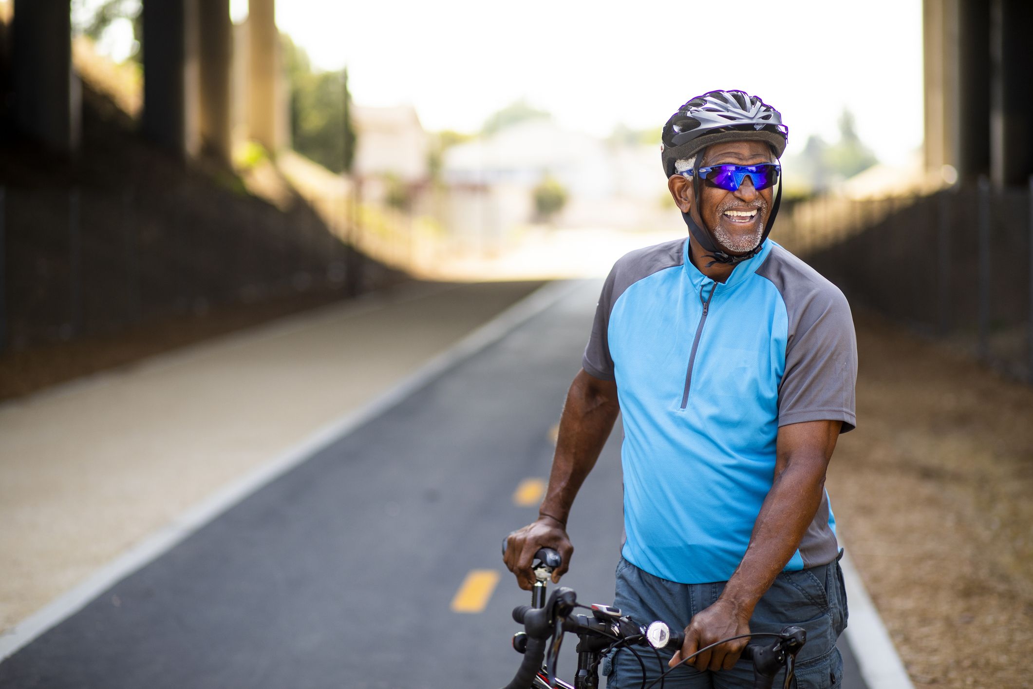 riding an exercise bike to lose weight