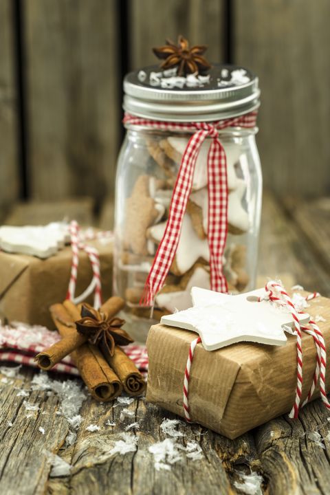45 Homemade Christmas Food Gifts Diy Edible Holiday Gifts To Make