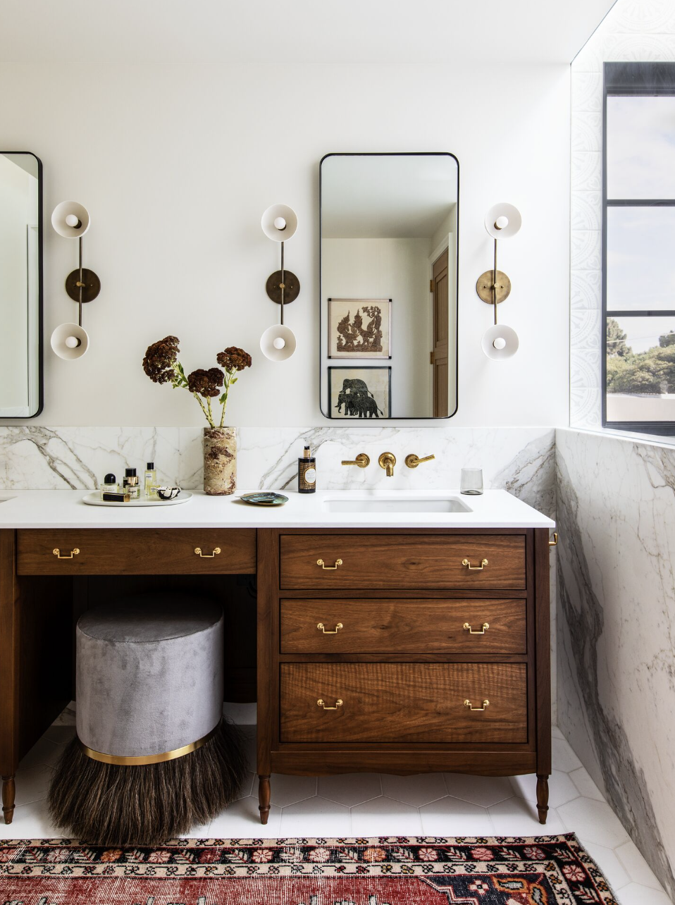 modern master suite bathroom