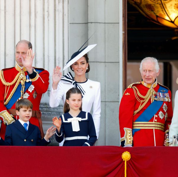 The Royal Family Waves Goodbye to a Difficult Year