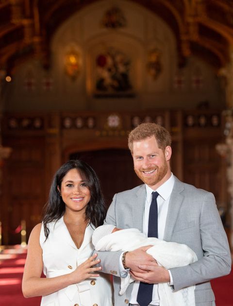 動画あり 名前も発表 ヘンリー王子とメーガン妃 赤ちゃんをお披露目