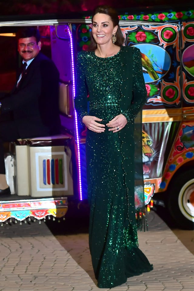 Kate Middleton Wears a Glittering Green Gown for a Reception at Pakistan's National Monument
