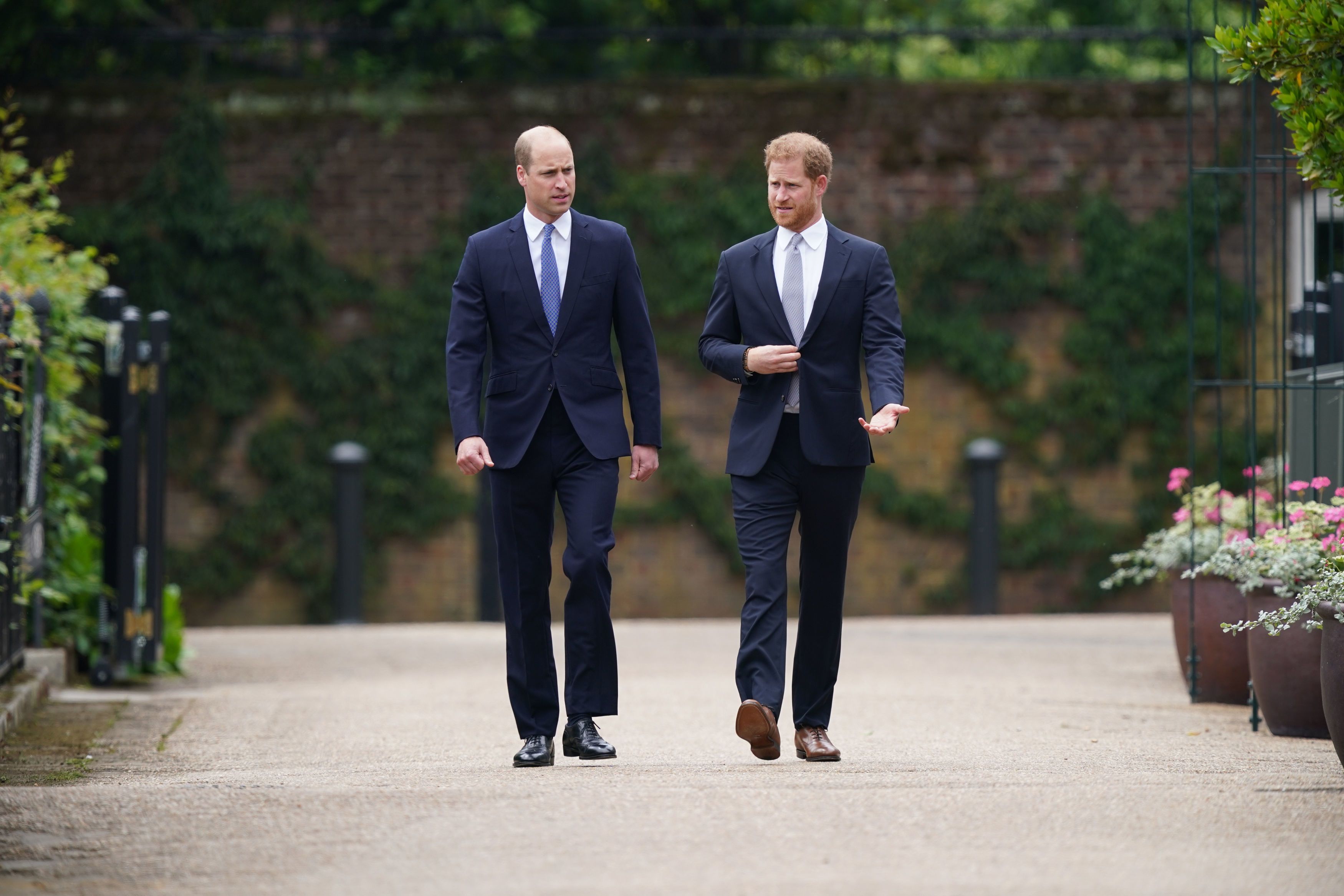 Prince William And Harry's Body Language Suggest Their Feud Might Be Coming To An End - Flipboard