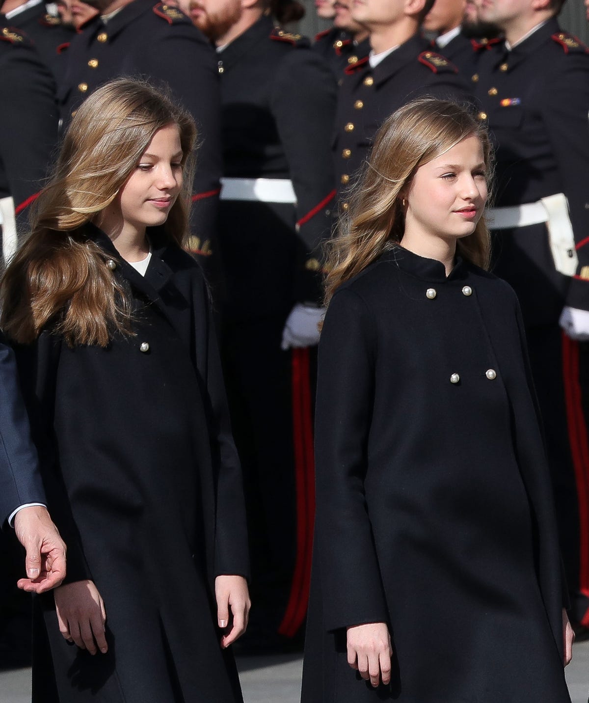 Los looks de la princesa Leonor y la infanta Sofía en las Cortes