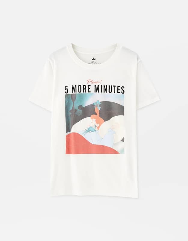 camiseta blanca nieves pull and bear