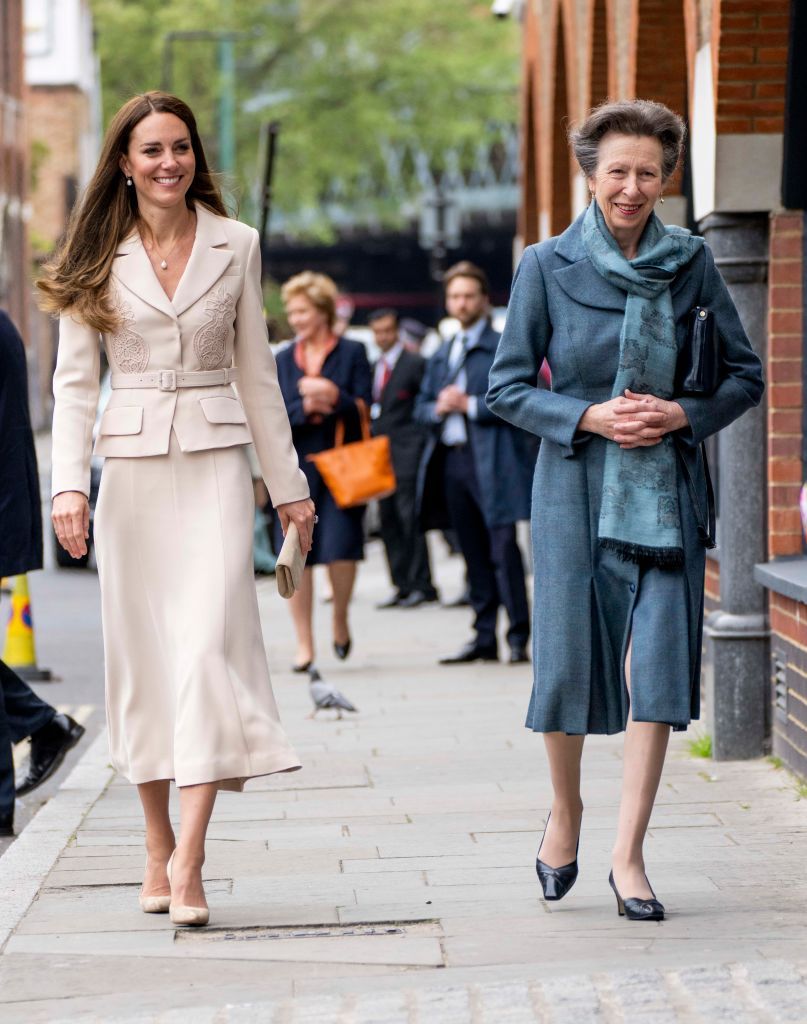 kate middleton cream dress