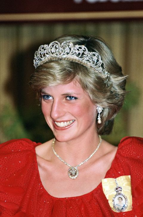 25 Photos Of Princess Diana In Tiaras Princess Diana S Tiara Style