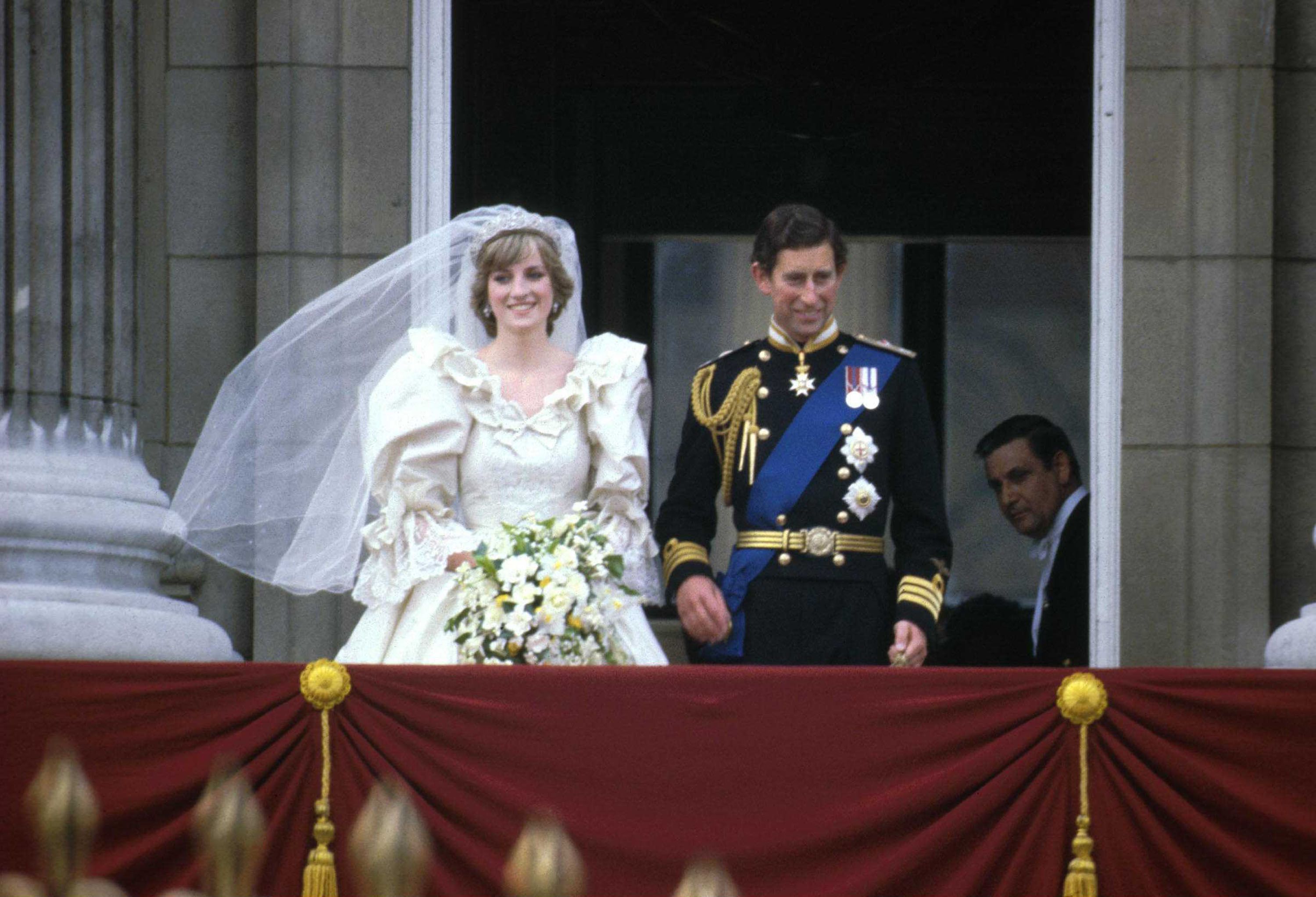 diana wedding dress train