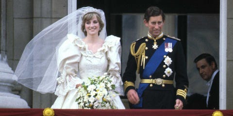 princess-diana-wedding-dress-1519597740.jpg?crop=0.793xw:0.581xh;0.0817xw,0.195xh&resize=480:*