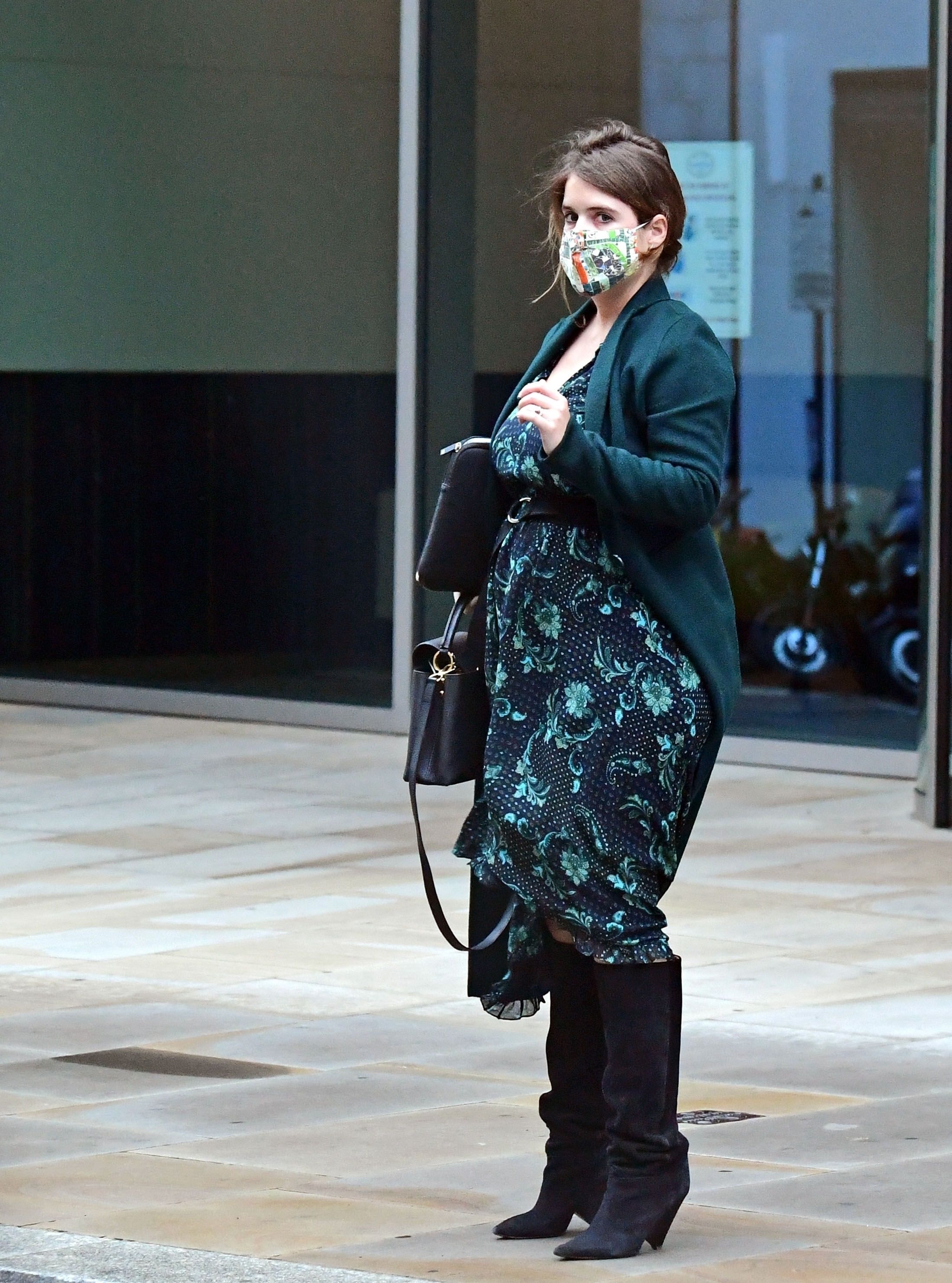 Princess Eugenie Baby Bump Eugenie Shows Off Bump For First Time