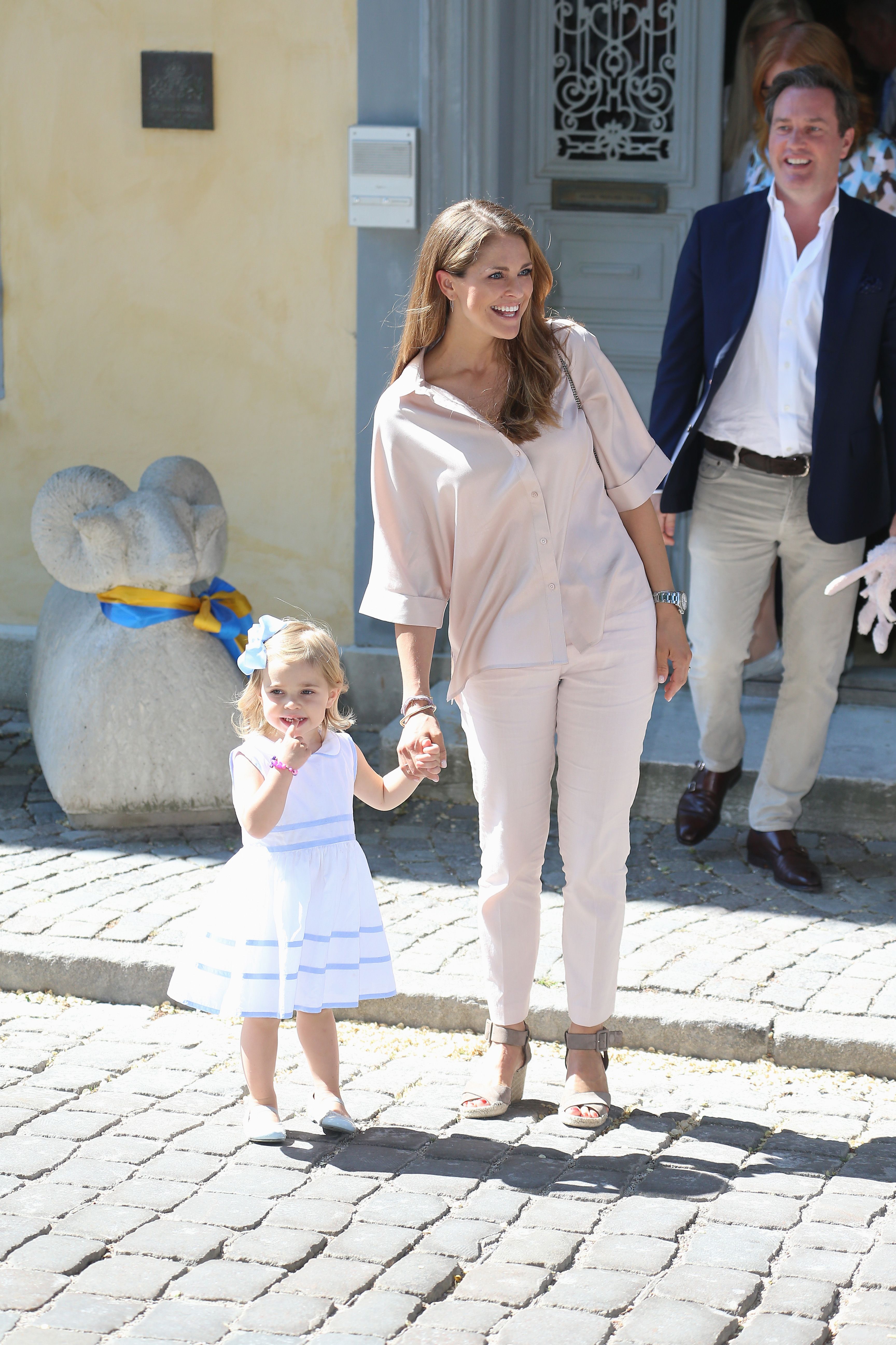 スウェーデン王室 マデレーン王女 レオノール王女の親子フォトアルバム