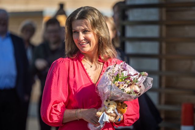 princesa marta luisa de noruega casa real renuncia